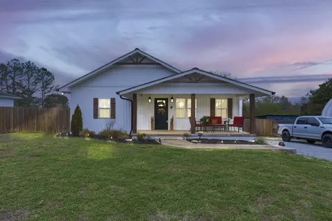411 2nd Ave S, Loretto, TN 38469