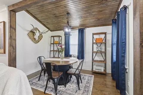 Dining - 411 2nd Ave S, Loretto, TN 38469 photo 1 of 1