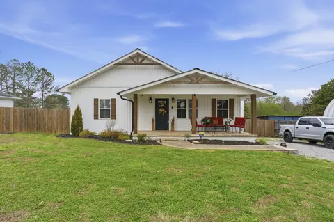411 2nd Ave S, Loretto, TN 38469