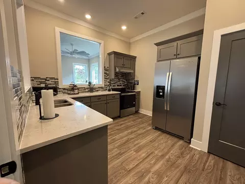 Kitchen - 613 Rohan Dr, Murfreesboro, TN 37129 photo 2 of 2
