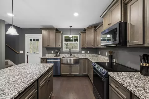 Kitchen - 145 Diane Loop, White Bluff, TN 37187 photo 3 of 3