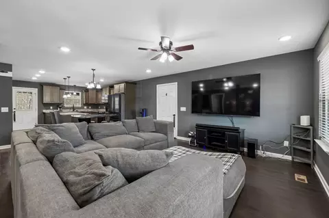 Living - 145 Diane Loop, White Bluff, TN 37187 photo 1 of 1
