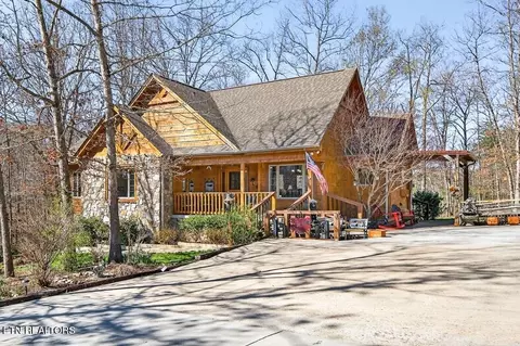 499 Hemlock Ln, Spencer, TN 38585