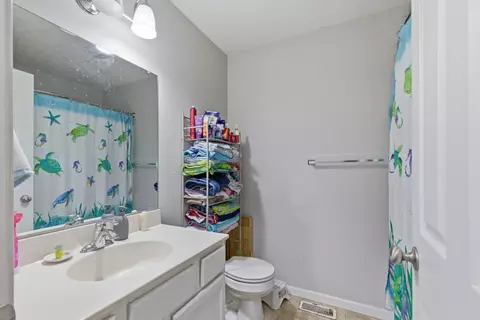 Bath - 6640 Archer Cir, Talbott, TN 37877 photo 1 of 2