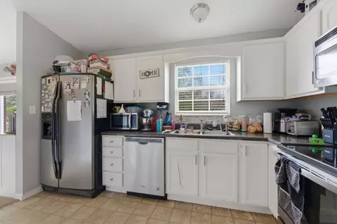 Kitchen - 6640 Archer Cir, Talbott, TN 37877 photo 3 of 3