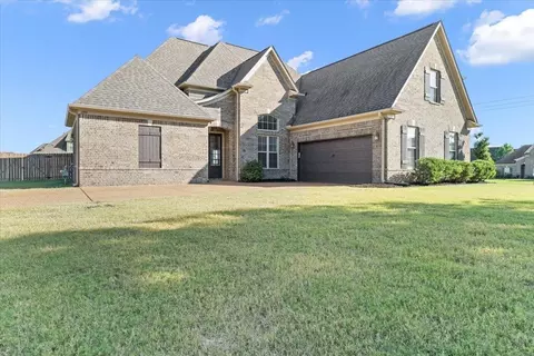 1739 Treestand Rd, Southaven, MS 38672