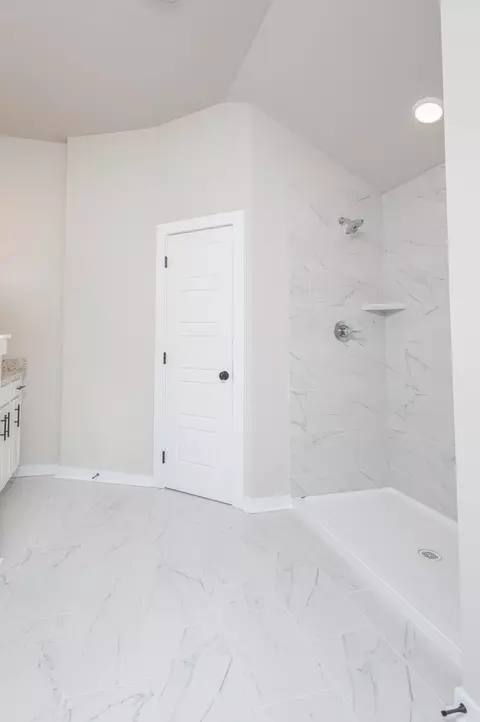 Bath - 108 Cherry Blossom Way, Dickson, TN 37055 photo 3 of 5