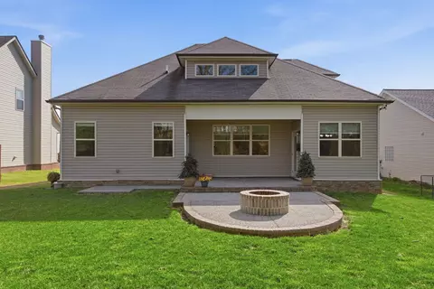 Exterior - 1037 Daniel Ln, Spring Hill, TN 37174 photo 4 of 6
