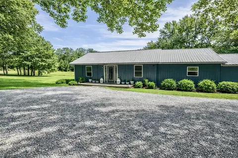 2705 Johnson Branch Rd, Leoma, TN 38468