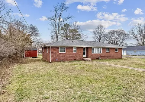 117 Perry St, Centerville, TN 37033