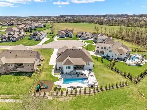 1032 Abbey Road Way, Spring Hill, TN 37174