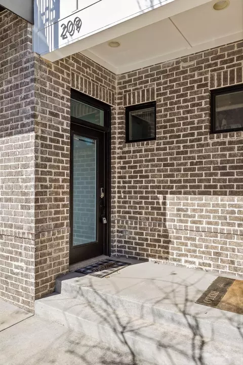 209 W 16th St, Chattanooga, TN 37408