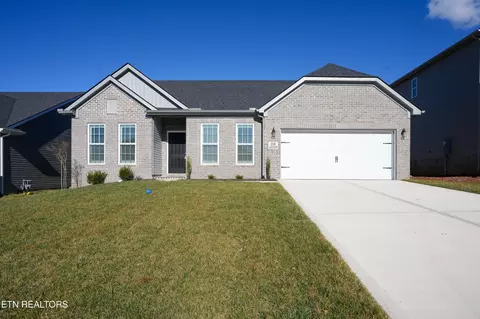 216 Clover Meadow Ln, Maryville, TN 37801