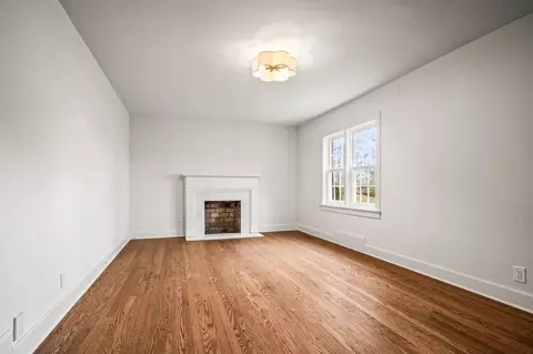 Living - 2302 Ruth St, Springfield, TN 37172 photo 3 of 4