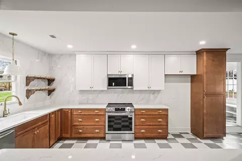 Kitchen - 2302 Ruth St, Springfield, TN 37172 photo 1 of 3