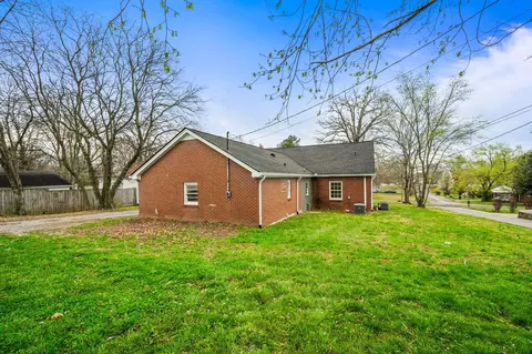 Exterior - 2302 Ruth St, Springfield, TN 37172 photo 6 of 6