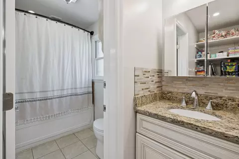 Bath - 711 Warrior Dr, Murfreesboro, TN 37128 photo 7 of 7