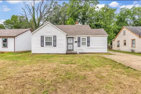 1061 E Walthal Cir, Memphis, TN 38111