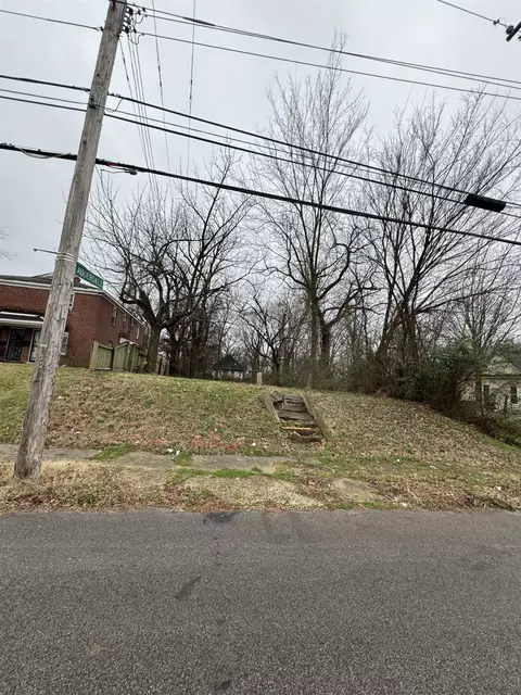 549 Walker Ave, Memphis, TN 38126