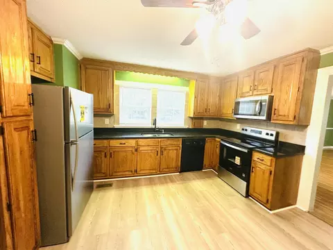 8827 E Brainerd Rd, Chattanooga, TN 37421 photo 9