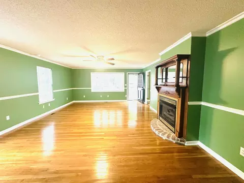 8827 E Brainerd Rd, Chattanooga, TN 37421 photo 2