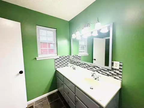 8827 E Brainerd Rd, Chattanooga, TN 37421 photo 21