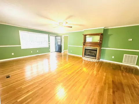 8827 E Brainerd Rd, Chattanooga, TN 37421 photo 6