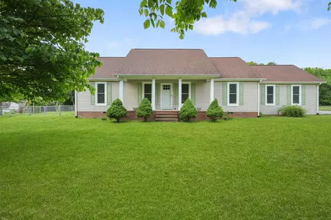 14 Long Meadow Dr, Fayetteville, TN 37334
