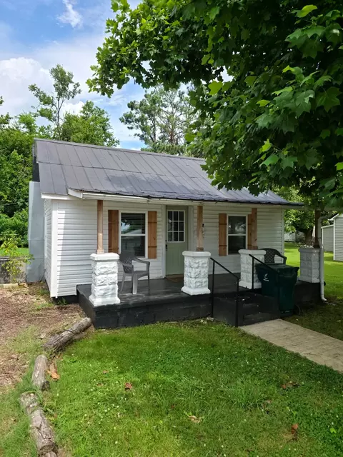 219 Cedar St, Hohenwald, TN 38462