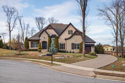 606 Peruvian Ct, Nolensville, TN 37135