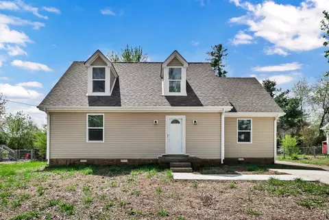 123 Cunningham Pl, Clarksville, TN 37042