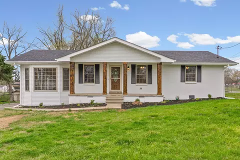 206 Maple St, Adams, TN 37010