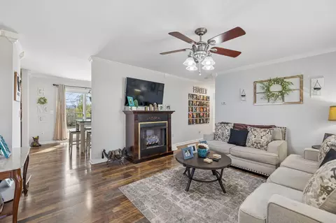2910 Edge Park Ct, Columbia, TN 38401