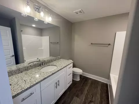 Bath - 2231 Barringer Ln, Murfreesboro, TN 37128 photo 2 of 2
