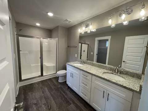 Bath - 2231 Barringer Ln, Murfreesboro, TN 37128 photo 1 of 2