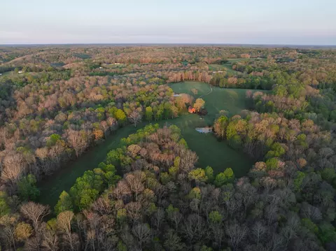 801 Collier Bend Rd, Charlotte, TN 37036