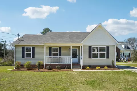 817 Mulberry Dr, Columbia, TN 38401