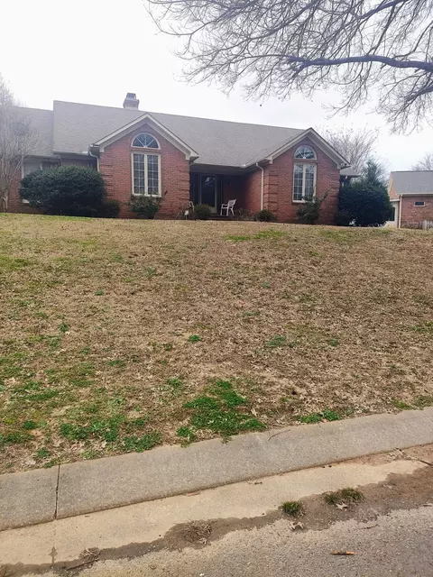 12 Brookstone Pl, Jackson, TN 38305