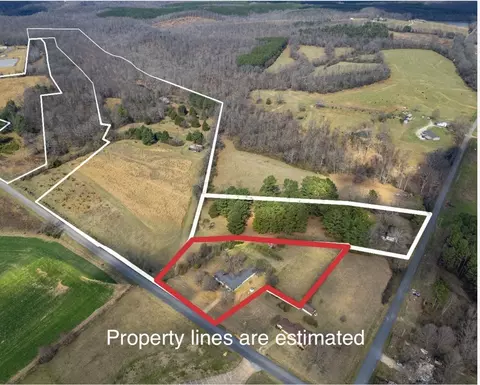 24 Busby Rd # B, Loretto, TN 38469