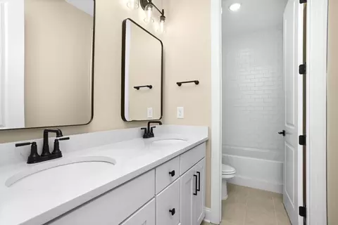 Bath - 7007 Thunderhead Way, Spring Hill, TN 37174 photo 4 of 5