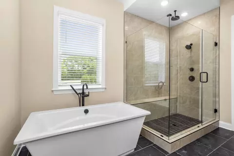 Bath - 7007 Thunderhead Way, Spring Hill, TN 37174 photo 2 of 5