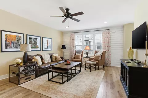 7030 Westside Cir, Nashville, TN 37205