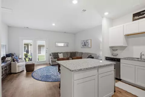 806 Dallas Dr, Columbia, TN 38401