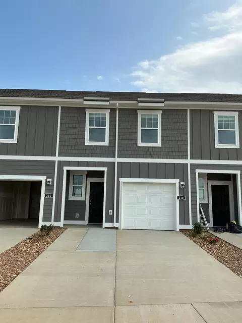 208 Darlington Dr, Dickson, TN 37055