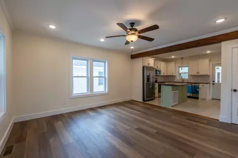 Living - 402 W Commerce St, Loretto, TN 38469 photo 2 of 3