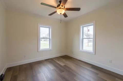 Bedroom - 402 W Commerce St, Loretto, TN 38469 photo 4 of 6