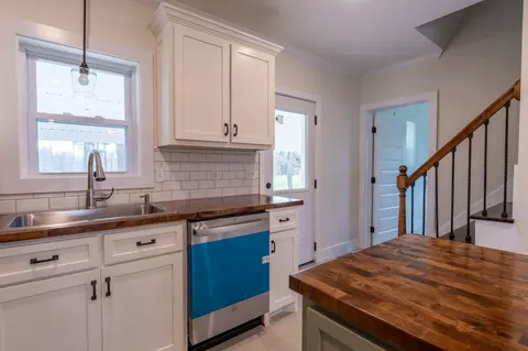 Other - 402 W Commerce St, Loretto, TN 38469 photo 3 of 5