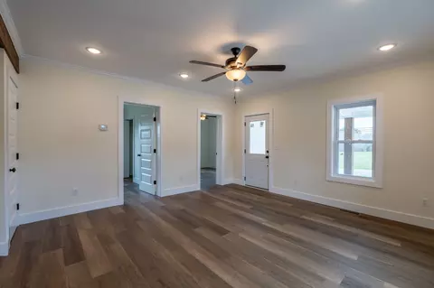 Living - 402 W Commerce St, Loretto, TN 38469 photo 3 of 3
