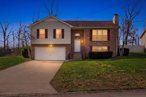2650 Holly Rock Dr, Clarksville, TN 37040