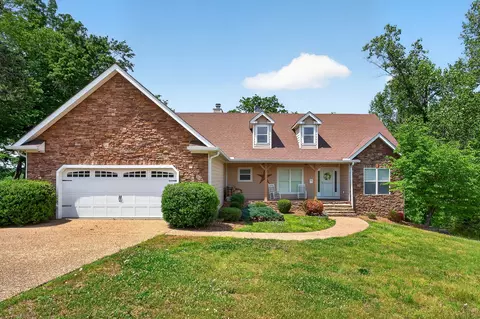 1175 W Hutchins Bend Rd, Sparta, TN 38583
